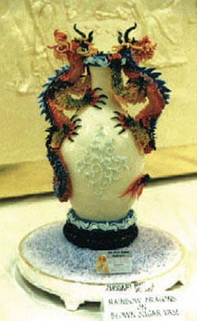 DRAGON VASE - Pastry Centerpiece - GOLD MEDAL